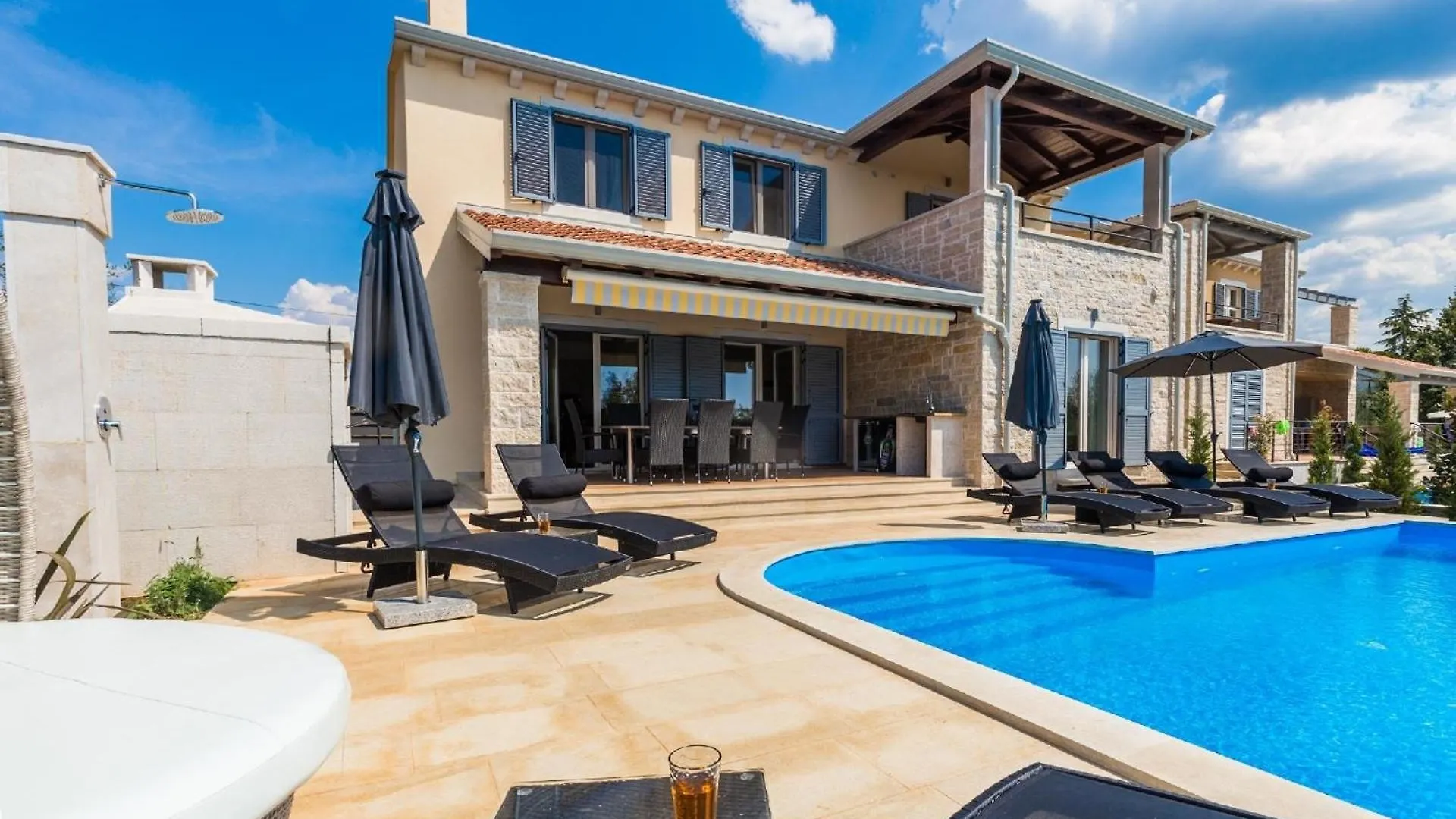 Ferienhaus Mit Privatpool Fuer 8 Personen Ca 180 Qm In Deklici, Istrien Istrische Riviera Kastelir 0*,