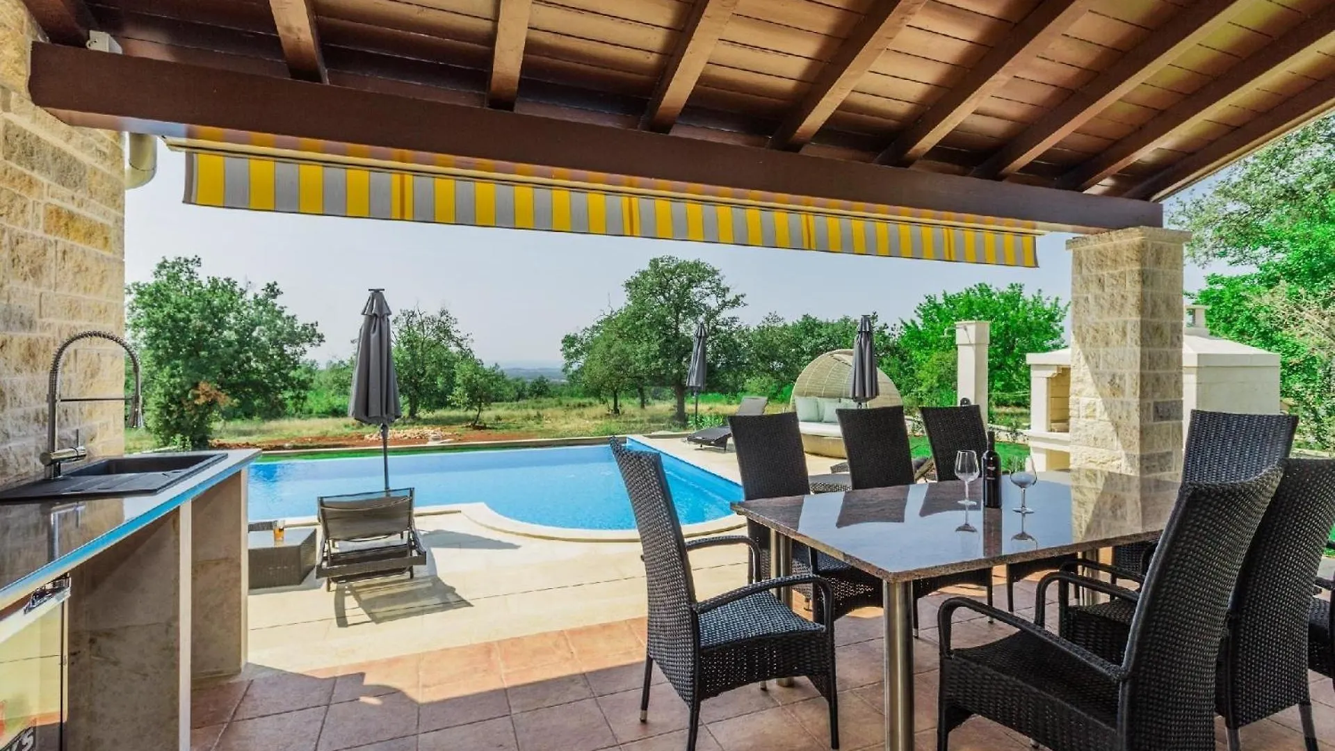 Ferienhaus Mit Privatpool Fuer 8 Personen Ca 180 Qm In Deklici, Istrien Istrische Riviera Kastelir